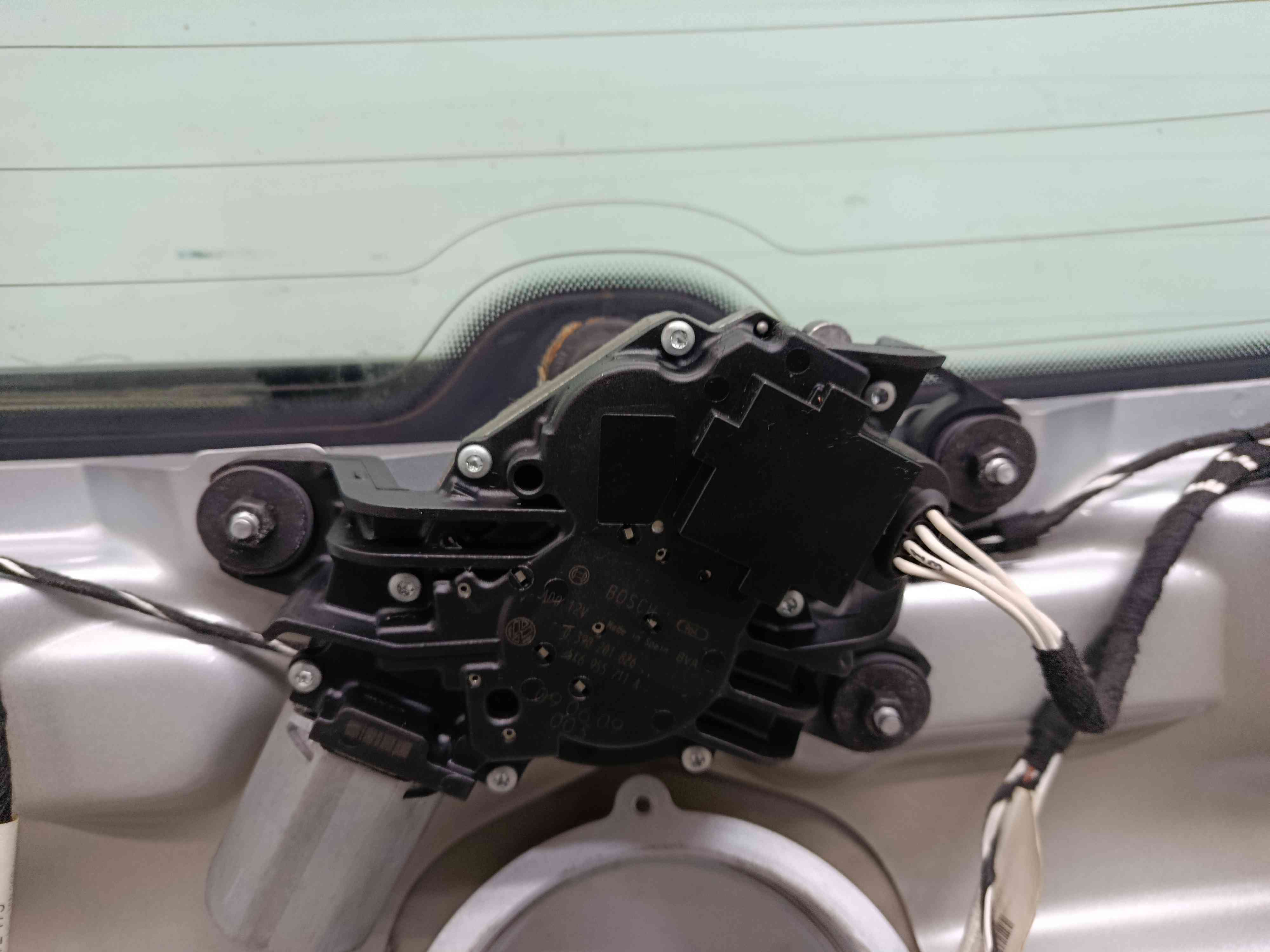 Motor Limpa Vidros Trás 5K6955711A - VW GOLF VI (5K1)-38490828