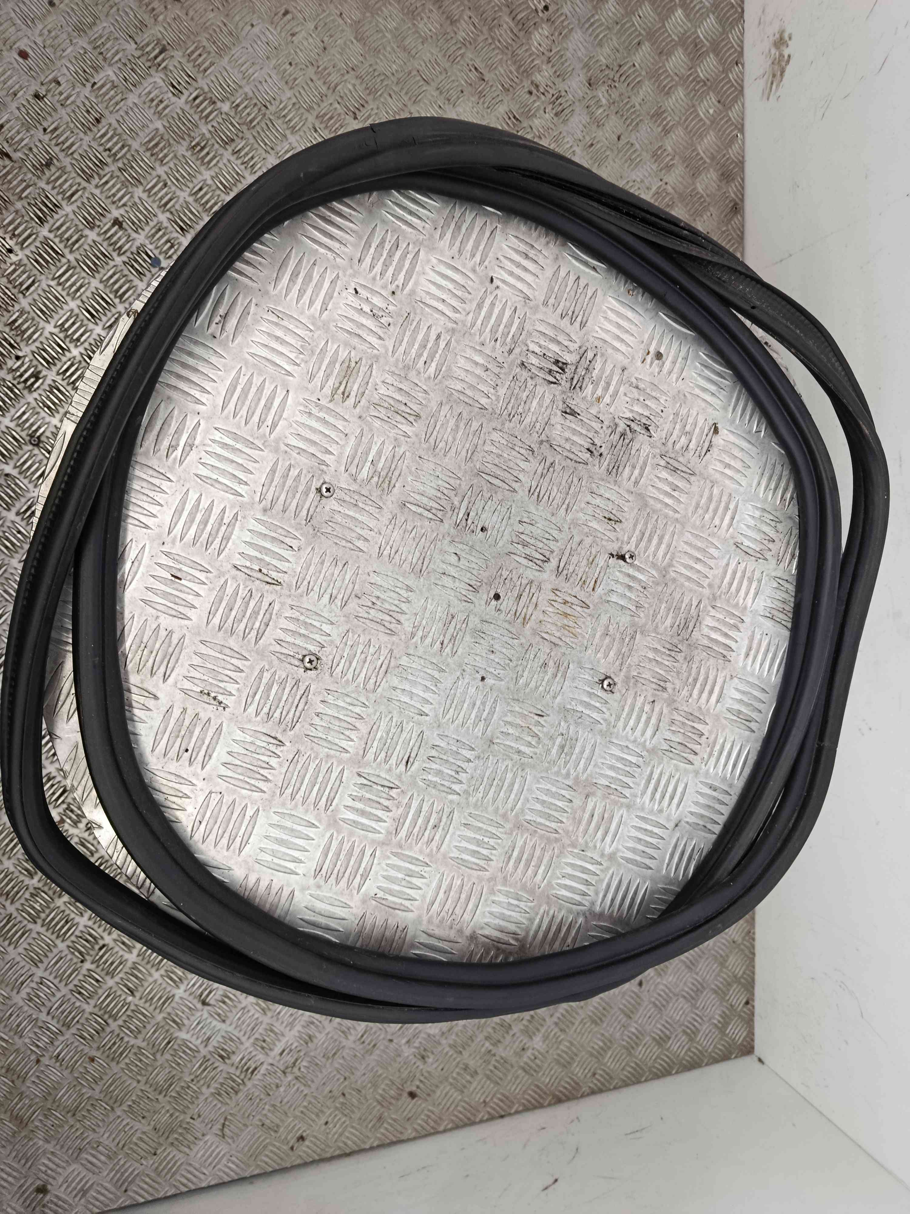 Borracha Tampa Mala 1K6827705E - VW GOLF VI (5K1)-38493204