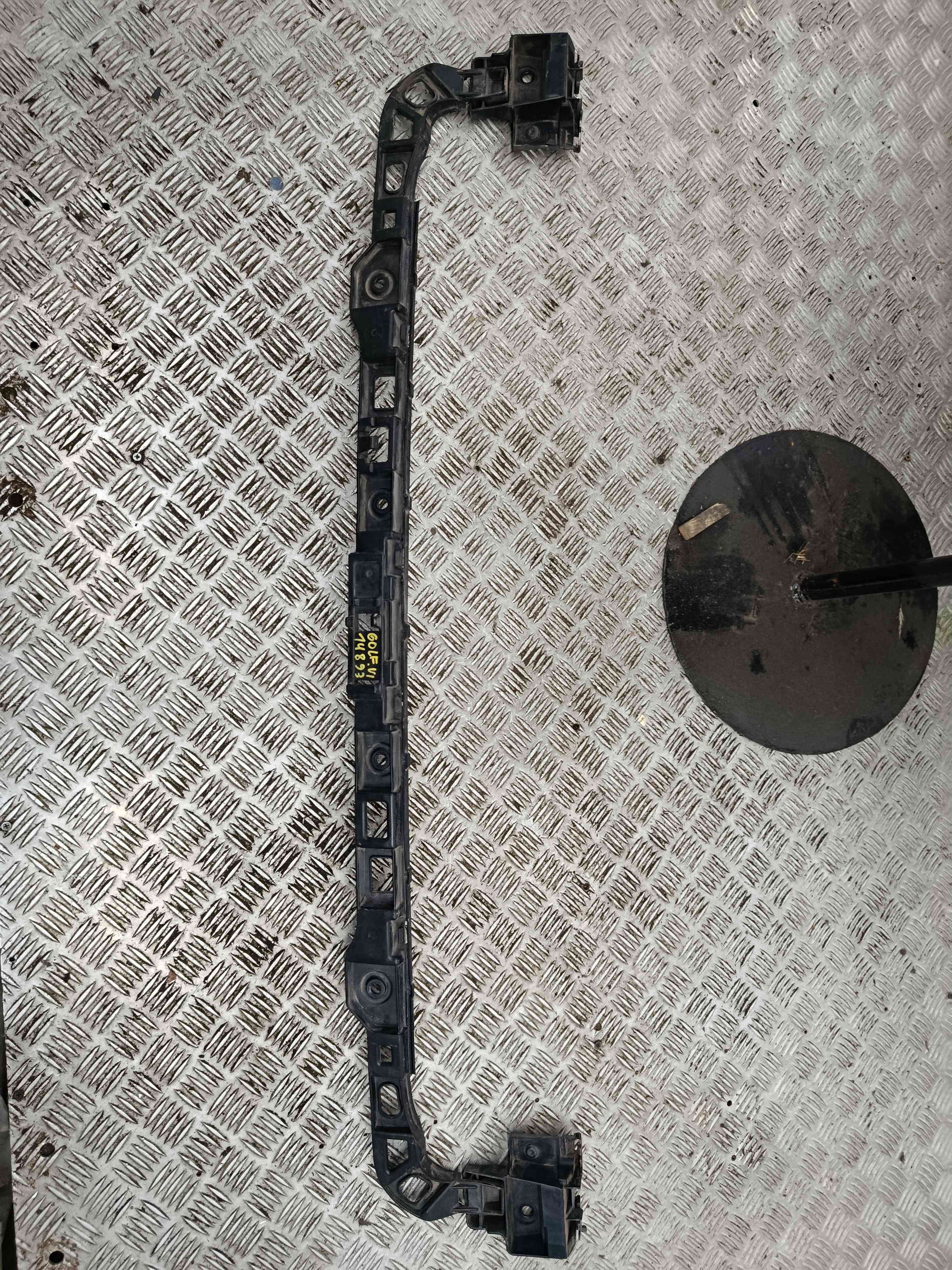 Guia de para-choques 5K6807863 - VW GOLF VI (5K1)-38493223