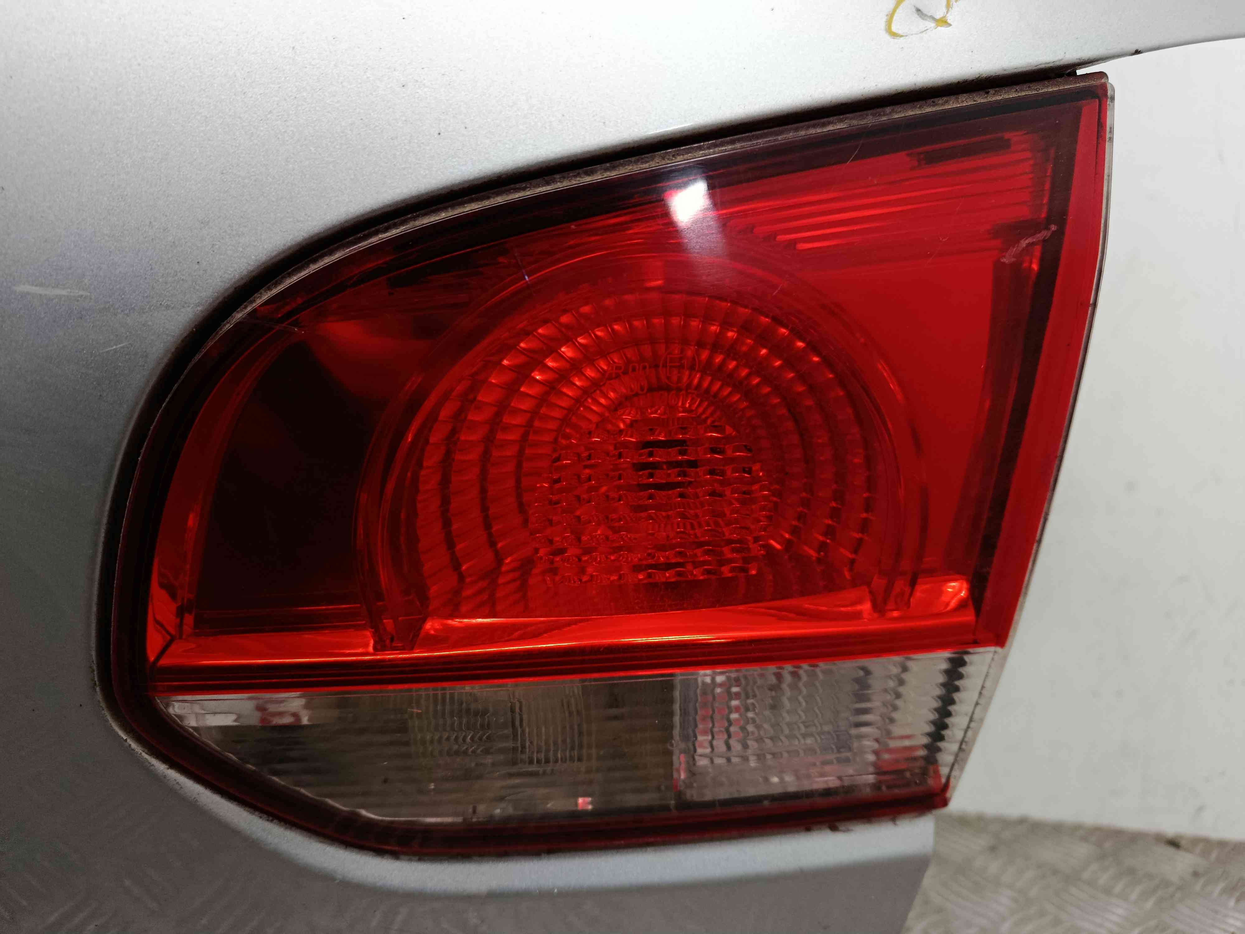 Farolim da Mala Direito  - VW GOLF VI (5K1)-38493244