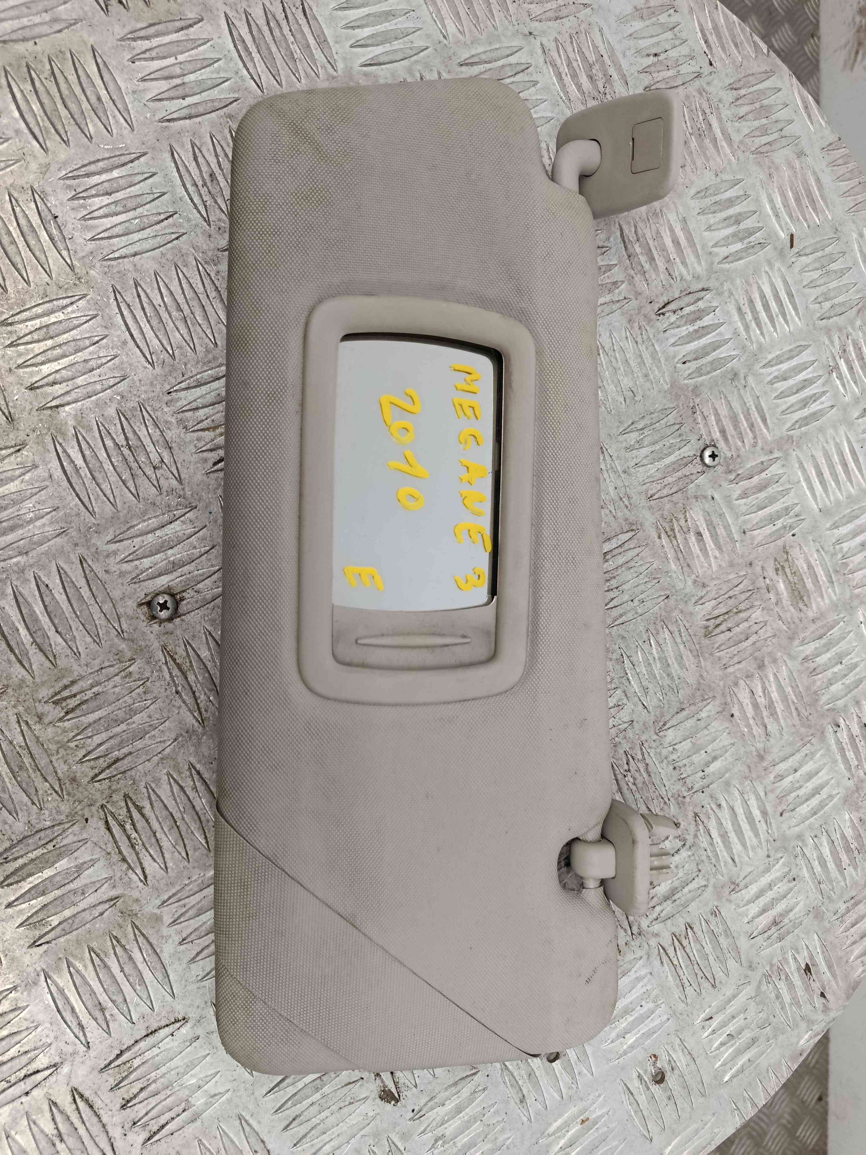 Pála de Sol Esquerda  - RENAULT MEGANE III Hatchback (BZ0/1_, B3_)-38526393