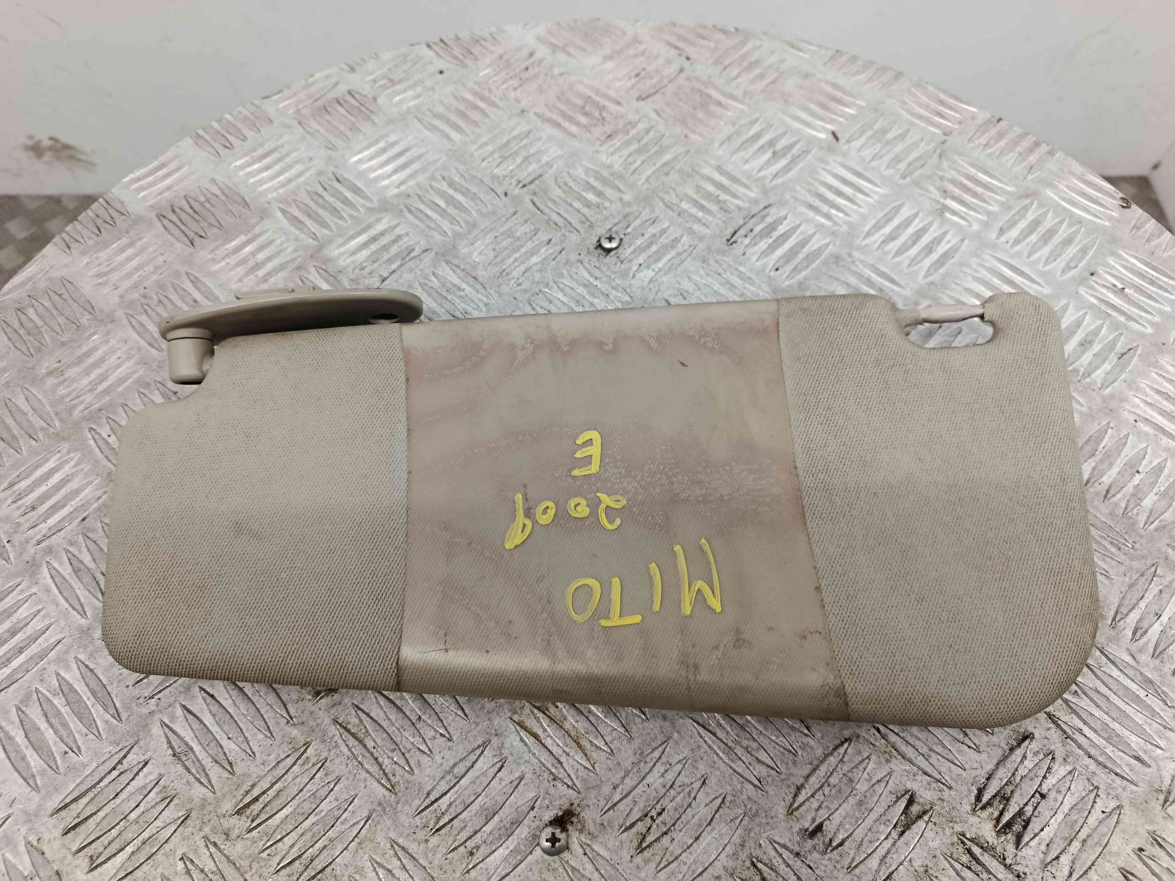 Pála de Sol Esquerda  - ALFA ROMEO MITO (955_)-38526835