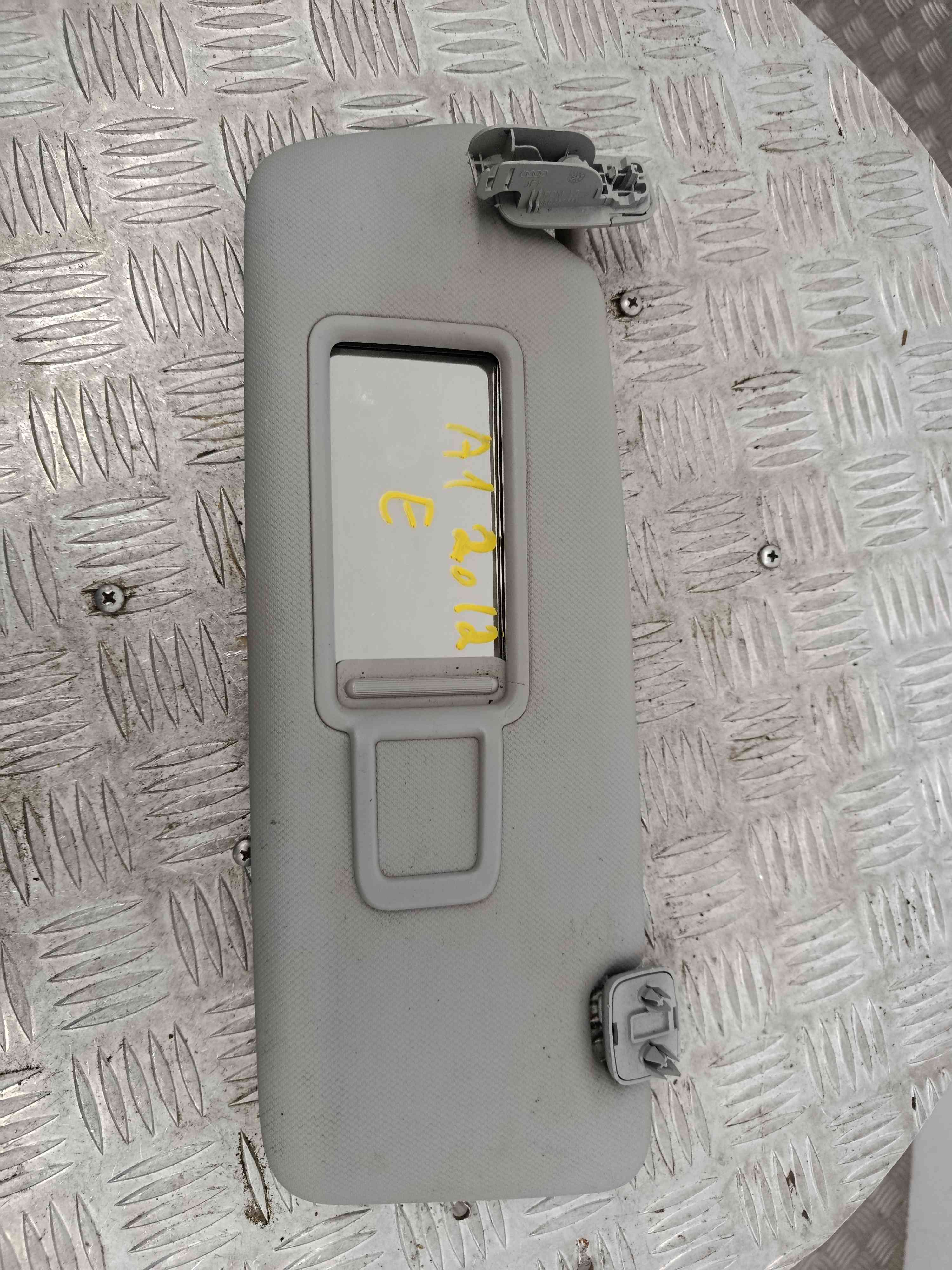 Pála de Sol Esquerda 8K0857551 - AUDI A1 (8X1, 8XK)-38526996