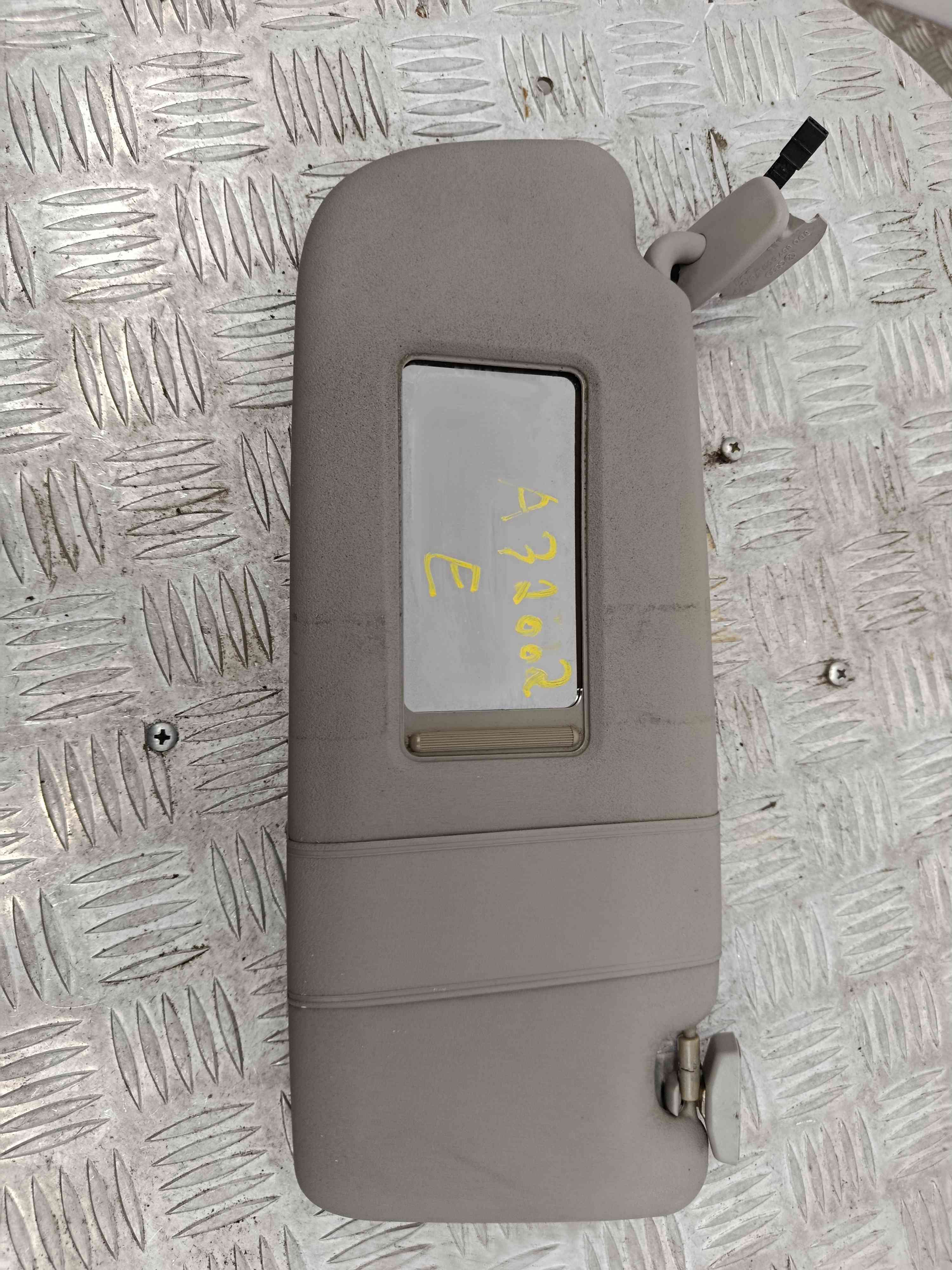 Pála de Sol Esquerda 8D0857551 – AUDI A3 (8L1)