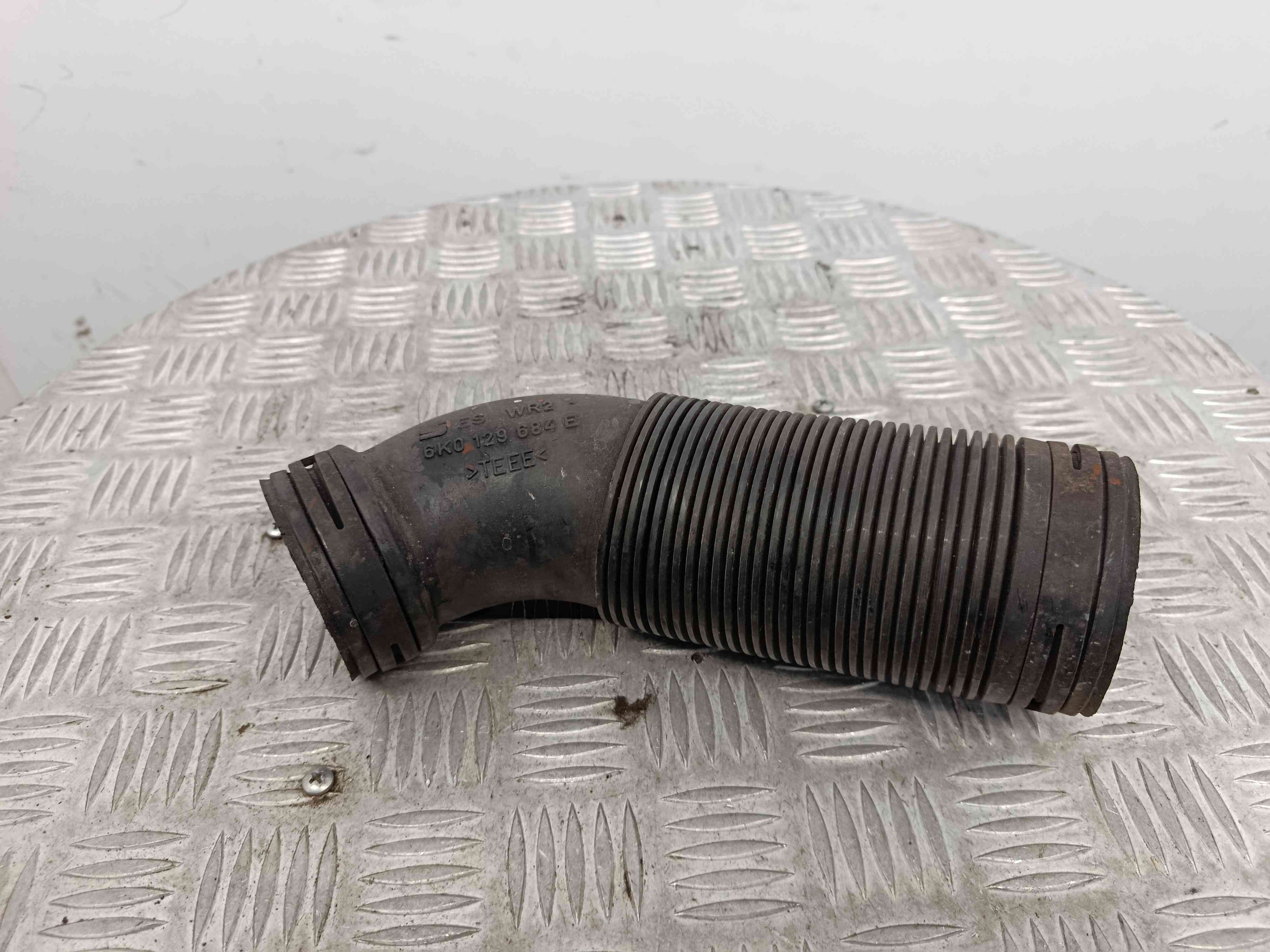 Tubo Caixa Filtro Ar 6K0129684E - SEAT IBIZA II (6K1), IBIZA Mk II (6K1)-38653661