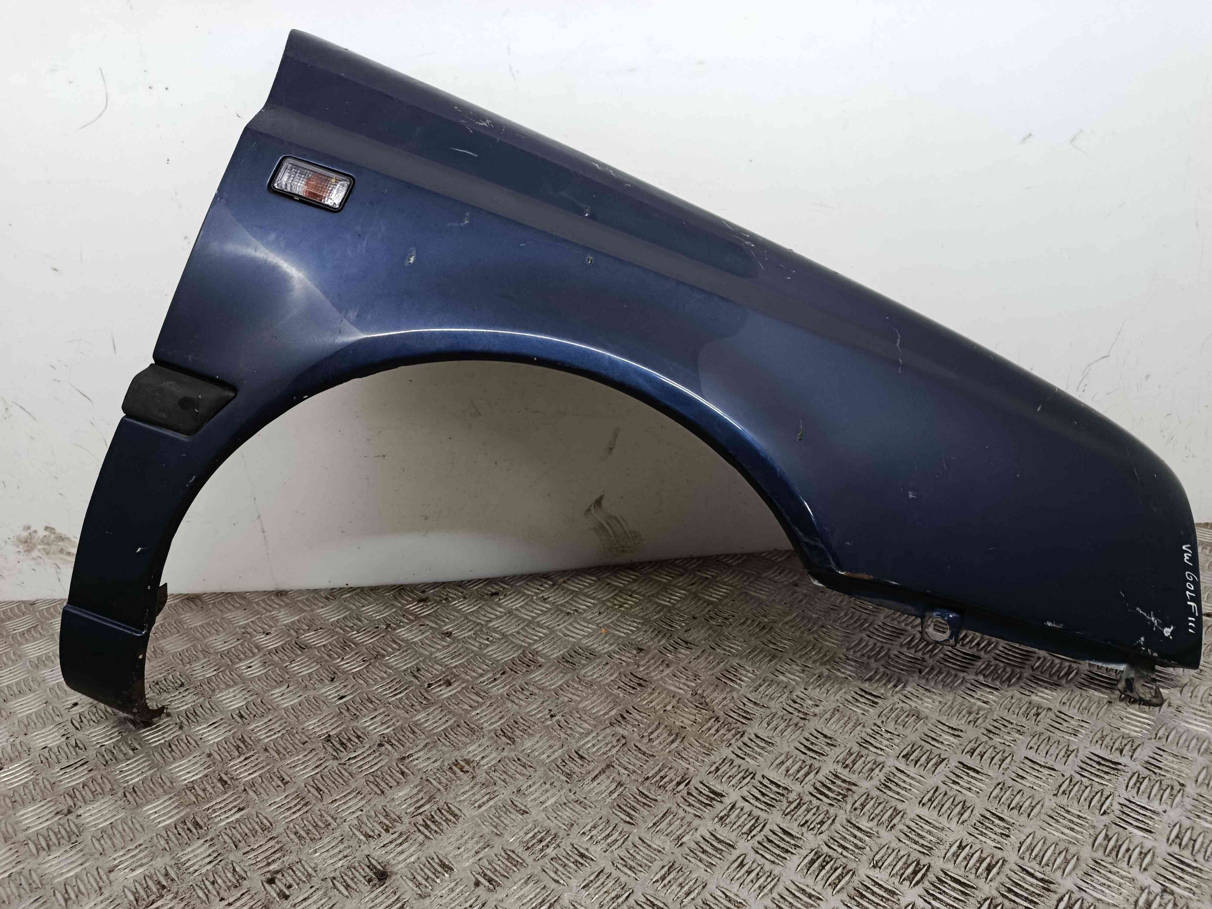 Guarda-lamas Direito 1H0821106 - VW GOLF III (1H1), GOLF Mk III (1H1)-38660902