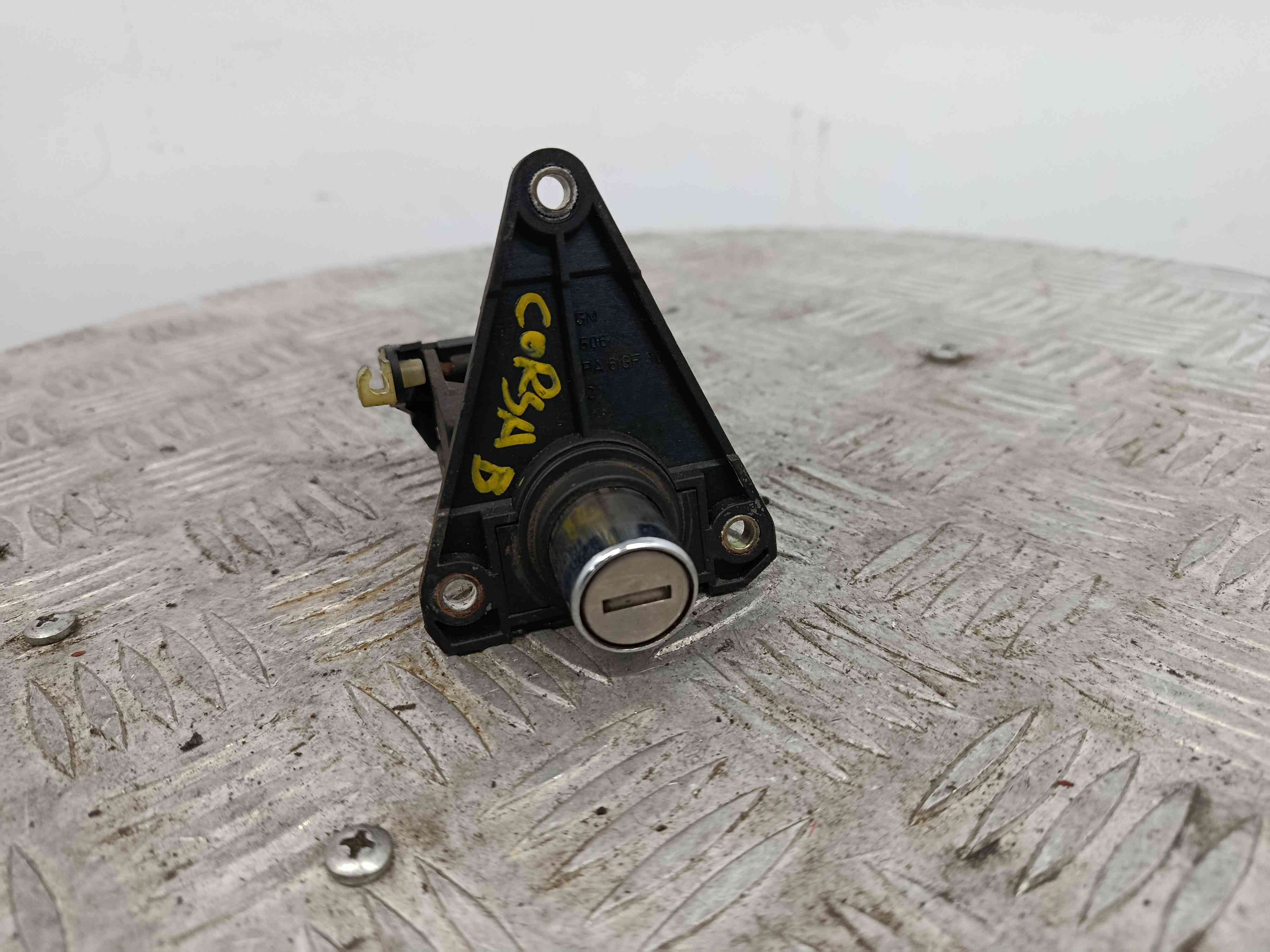 Canhão Tampa Mala 90444728 - OPEL CORSA B (S93)-38676584