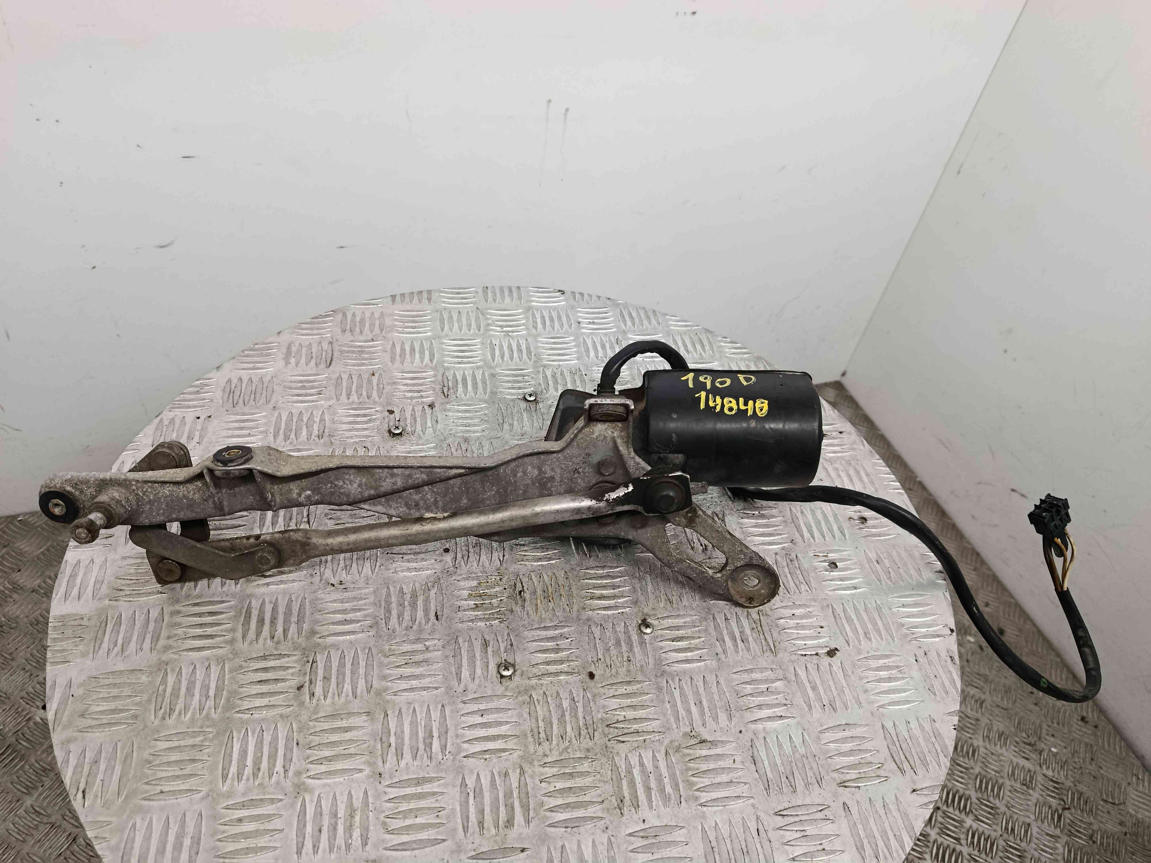 Motor Limpa Vidros Frente A2018206142 - MERCEDES-BENZ 190 (W201)-38680771