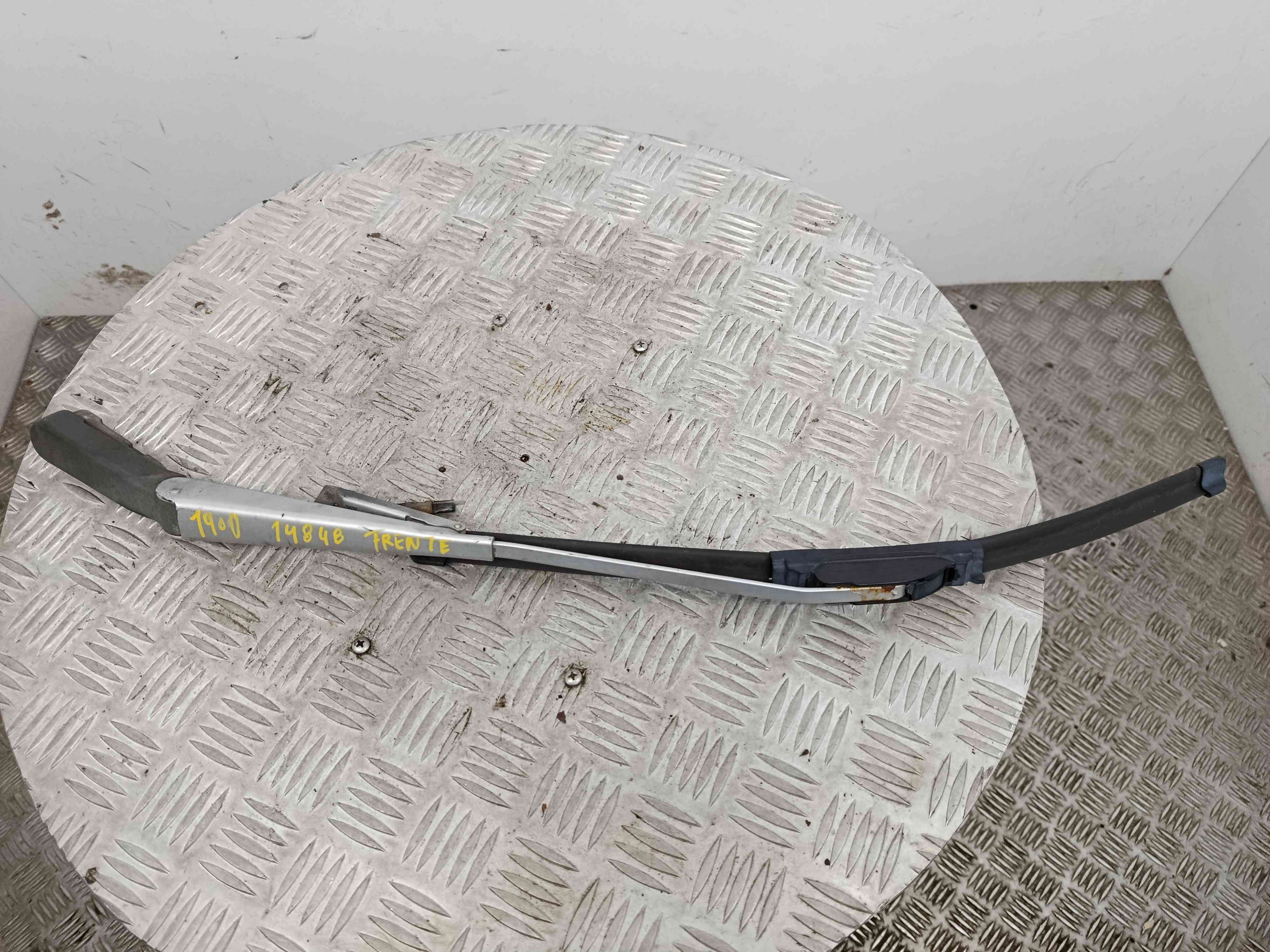 Haste / Braço de Escova Limpa Vidros Frente Esquerdo A2018205244 - MERCEDES-BENZ 190 (W201)-38680820