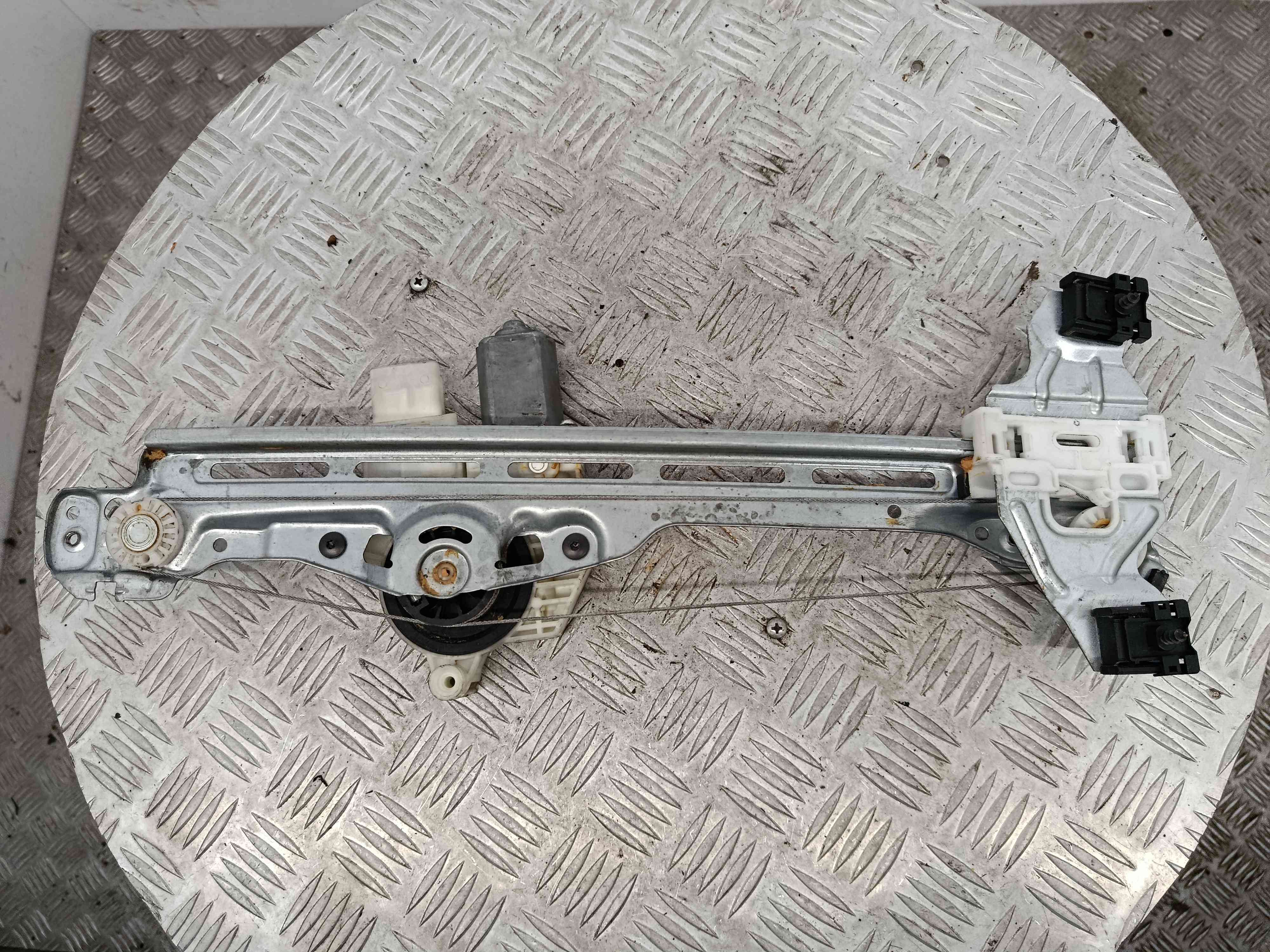 Elevador Vidros Trás Direito 9826080380 - PEUGEOT 308 II (LB_, LP_, LW_, LH_, L3_)-38719997