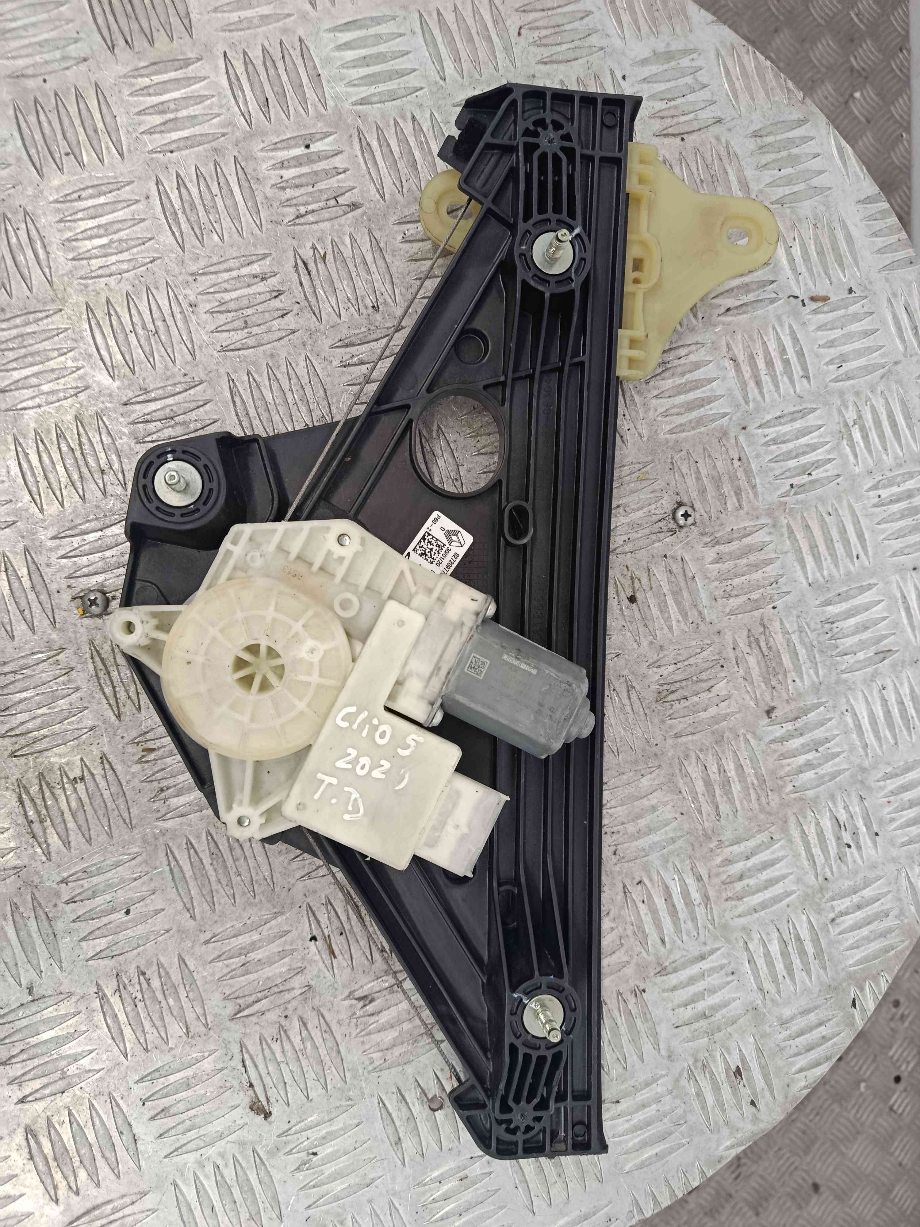 Elevador Vidros Trás Direito 827209773R - RENAULT CLIO V (B7_)-38763463
