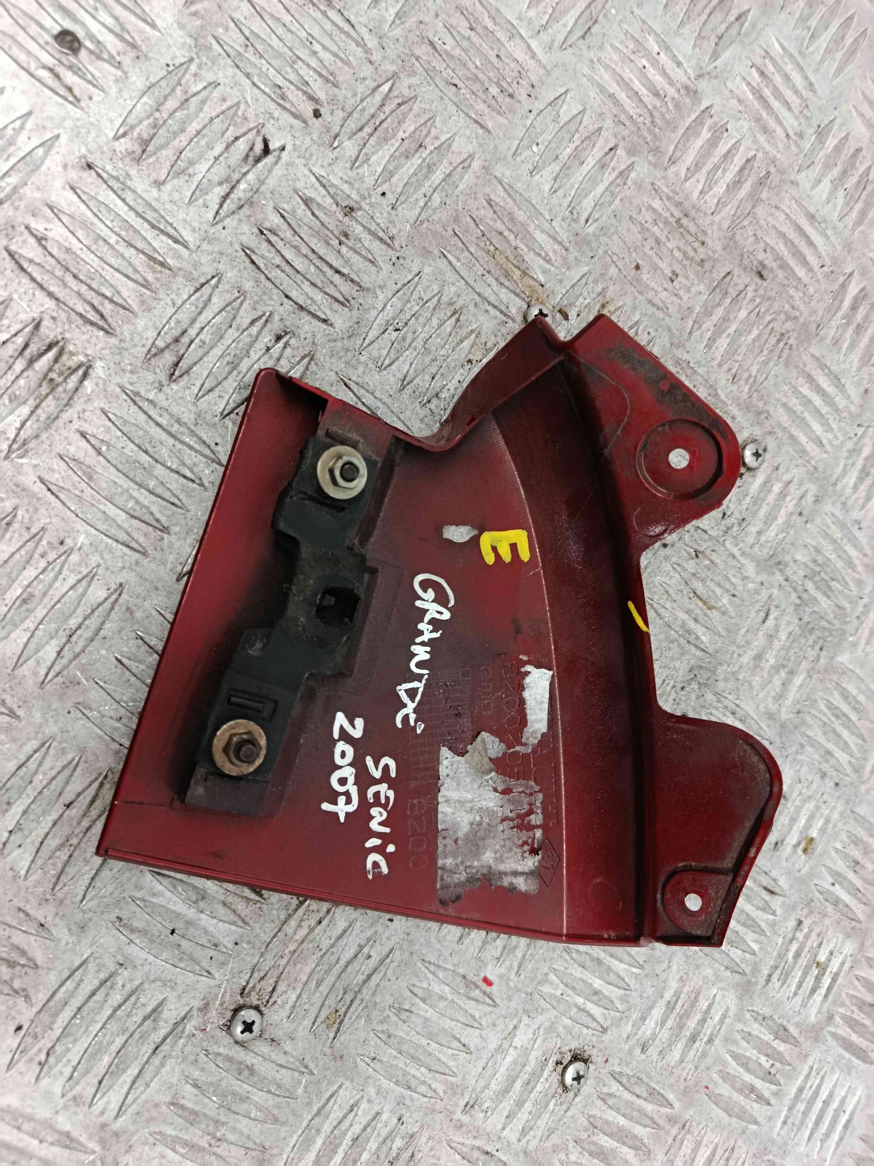 Friso da Tampa da Mala 8200205114 - RENAULT GRAND SCÉNIC II (JM0/1_)-38890229
