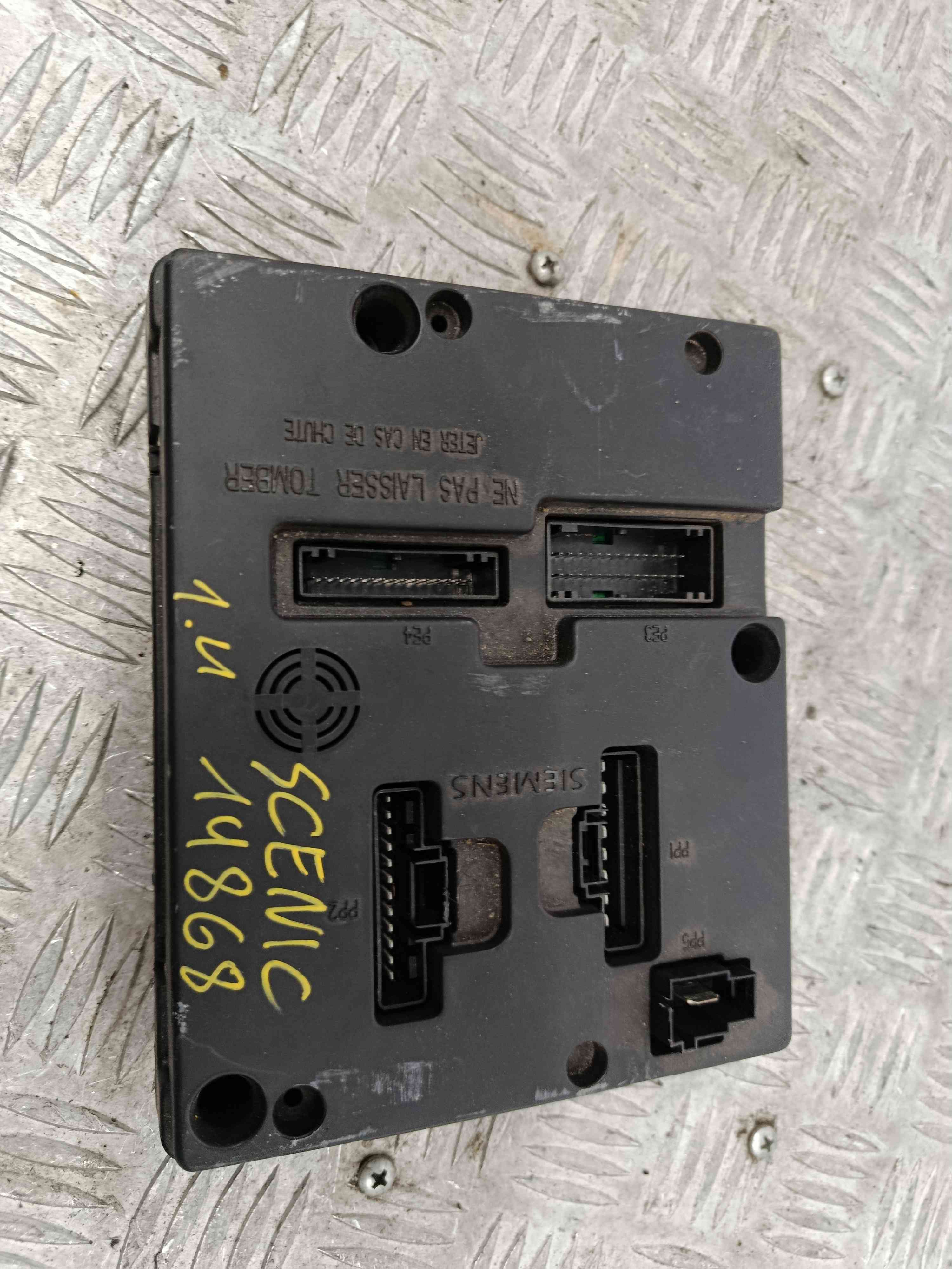 Caixa Fusíveis / SAM / BSI 8200029342B - RENAULT SCÉNIC I Veículo multiuso (JA0/1_, FA0_)-40686621