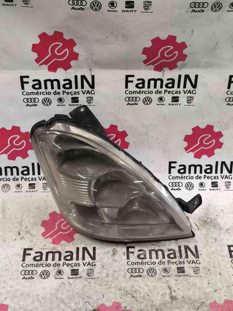 Right Headlight