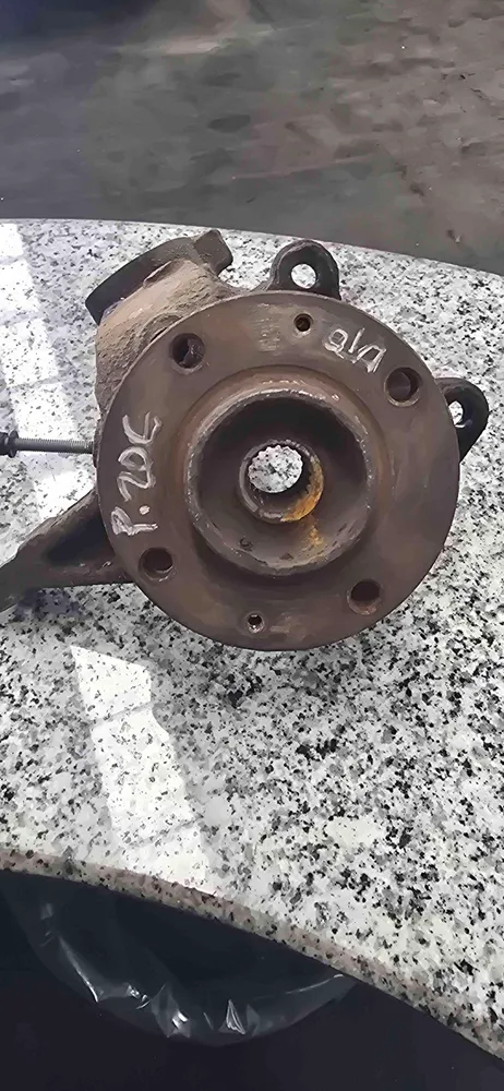 Right front steering knuckle