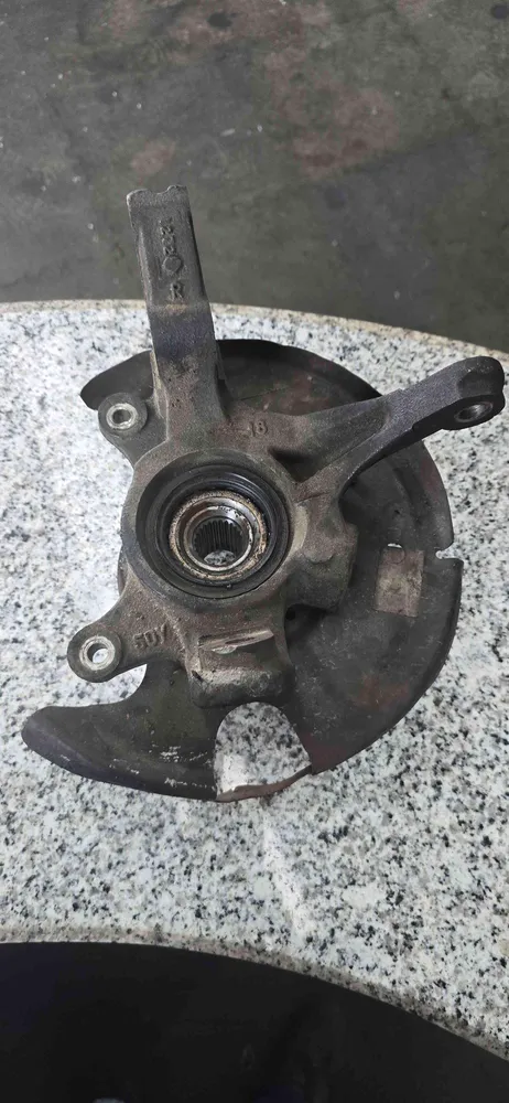 Right front steering knuckle