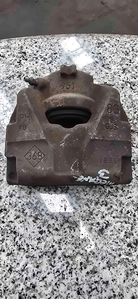 Pinça Travão / Maxila de Travão Frente Direita