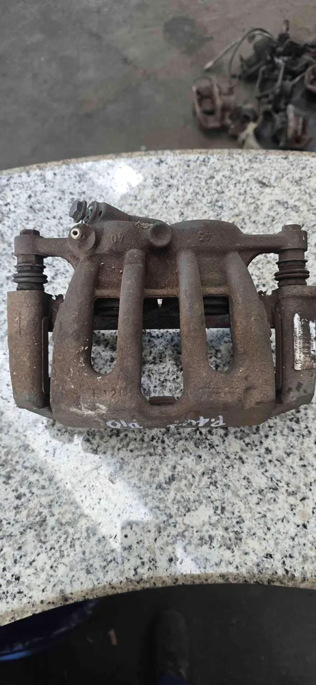 Pinça Travão / Maxila de Travão Frente Direita