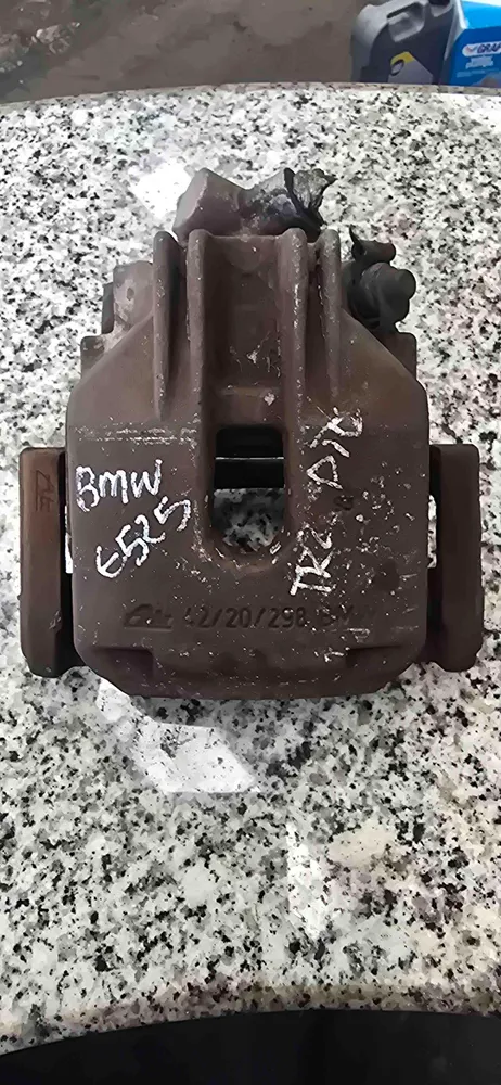 Pinça Travão / Maxila de Travão Trás Direita