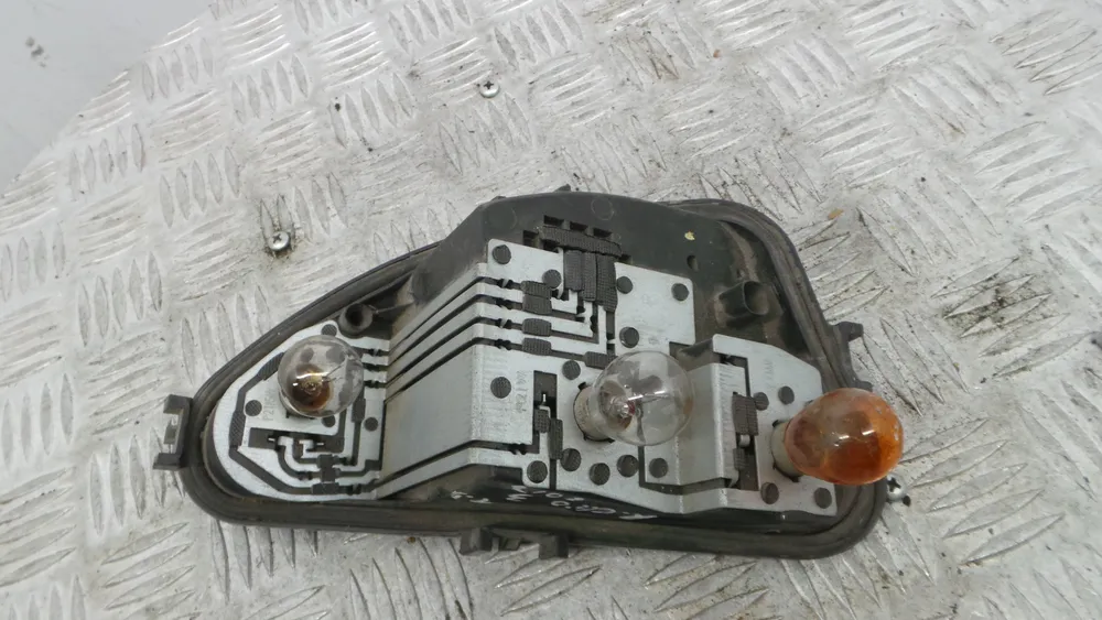 Suporte Lampadas Tras Direito