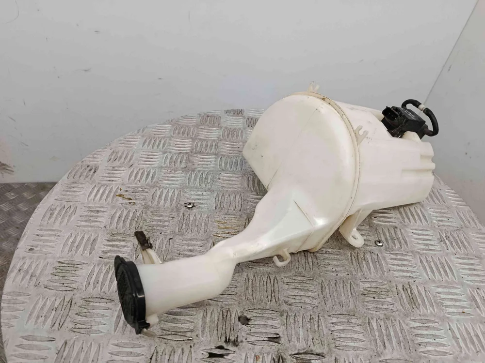 Windshield washer tank