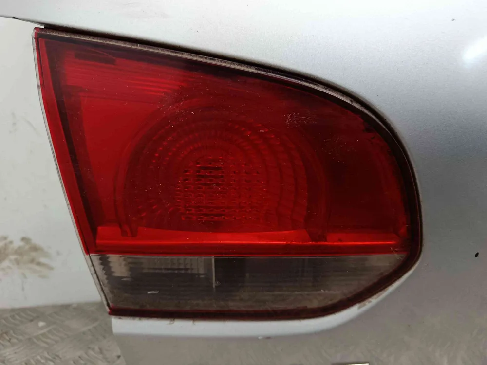 Left Tailgate light