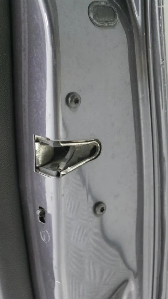 Fechadura / Fecho Porta Trás Direito