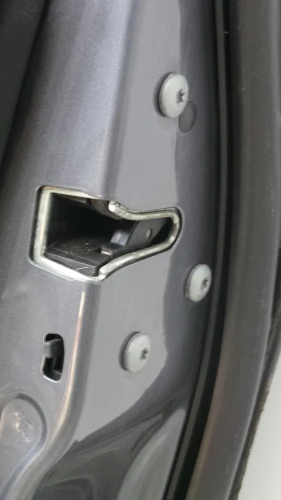 Fechadura / Fecho Porta Trás Direito