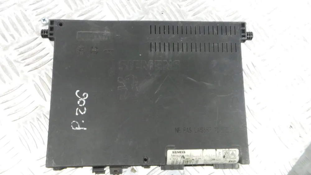 Fuse box / SAM / BSI