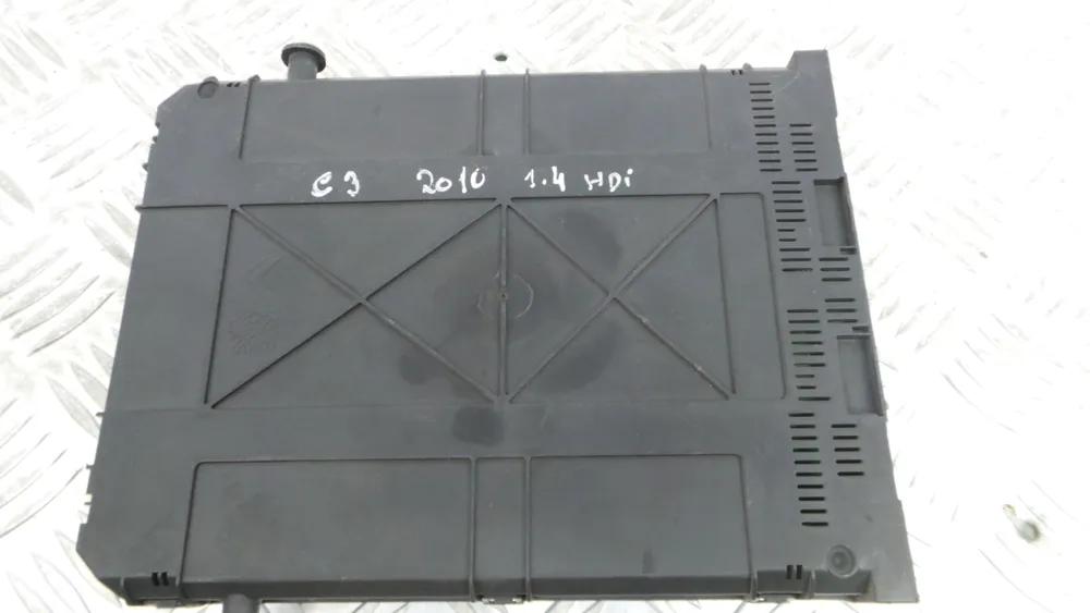 Fuse box / SAM / BSI