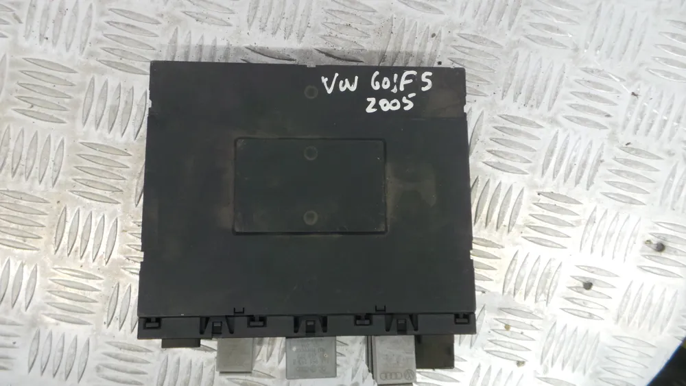 Fuse box / SAM / BSI