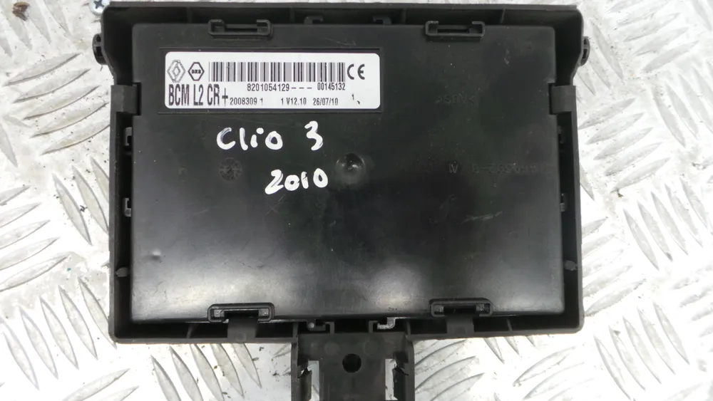 Fuse box / SAM / BSI