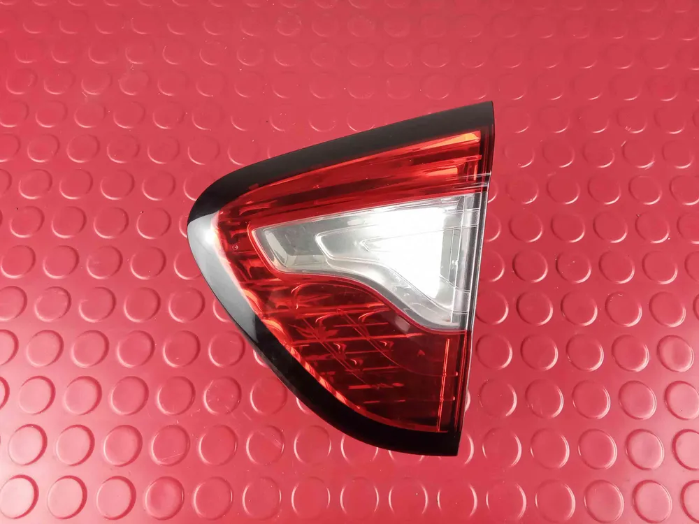 Right Tailgate light