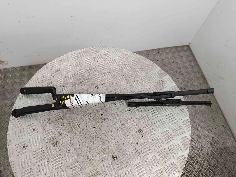 Windscreen wiper arm Left front