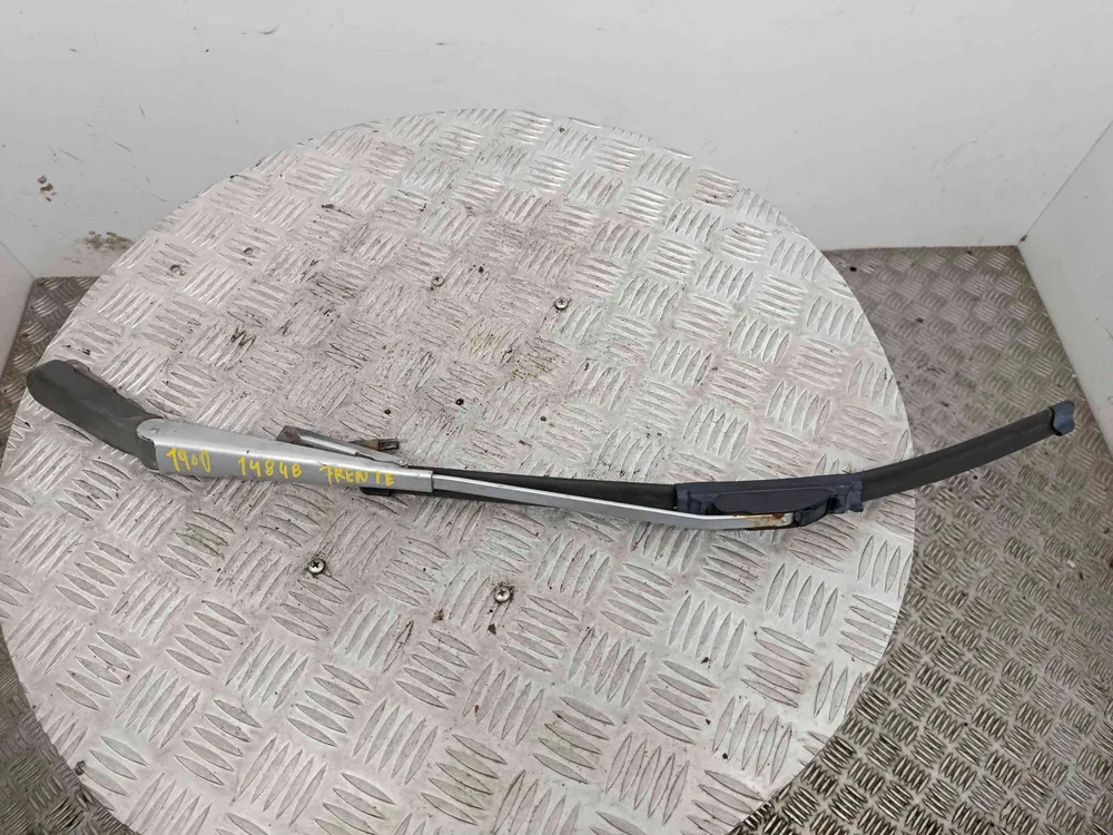 Windscreen wiper arm Left front