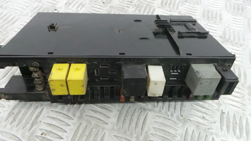 Fuse box / SAM / BSI