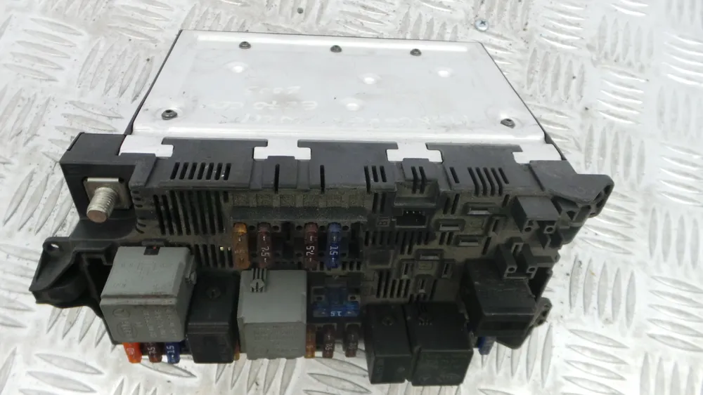 Fuse box / SAM / BSI
