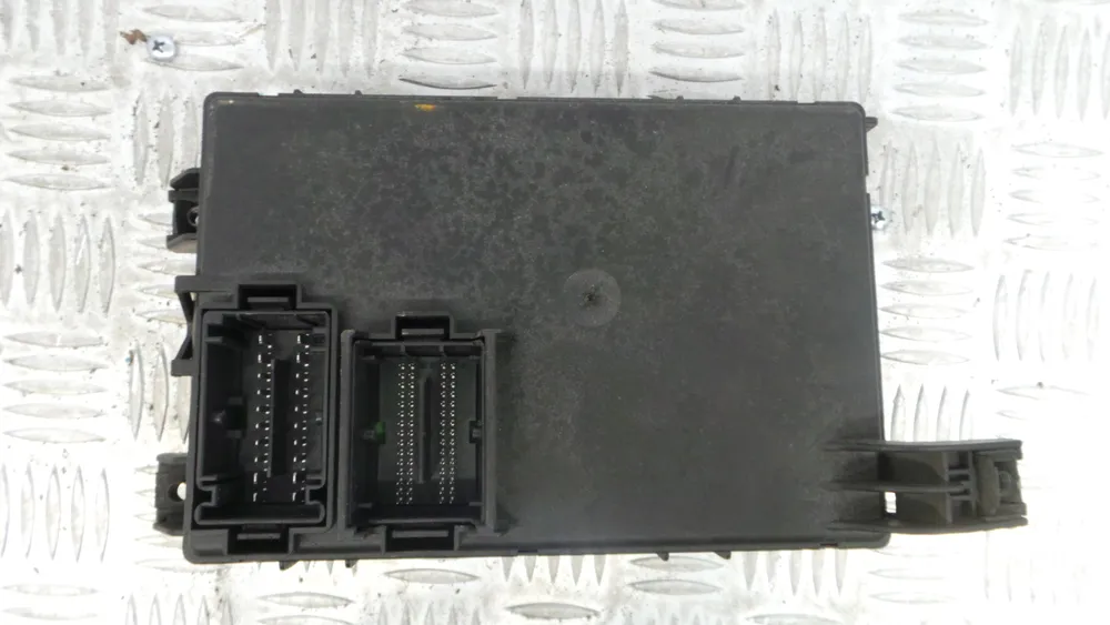 Fuse box / SAM / BSI