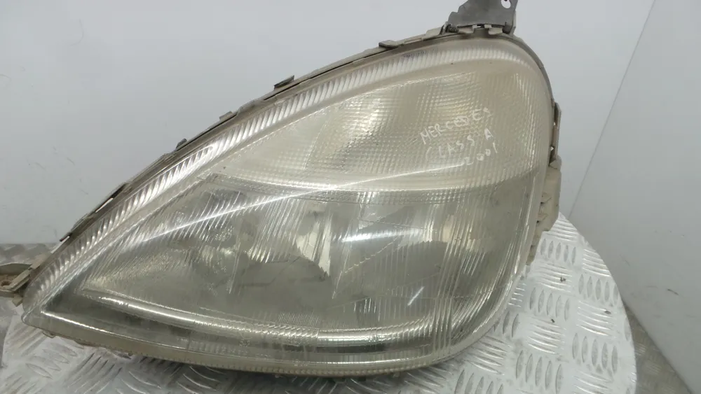 Ótica / Farol Esquerdo