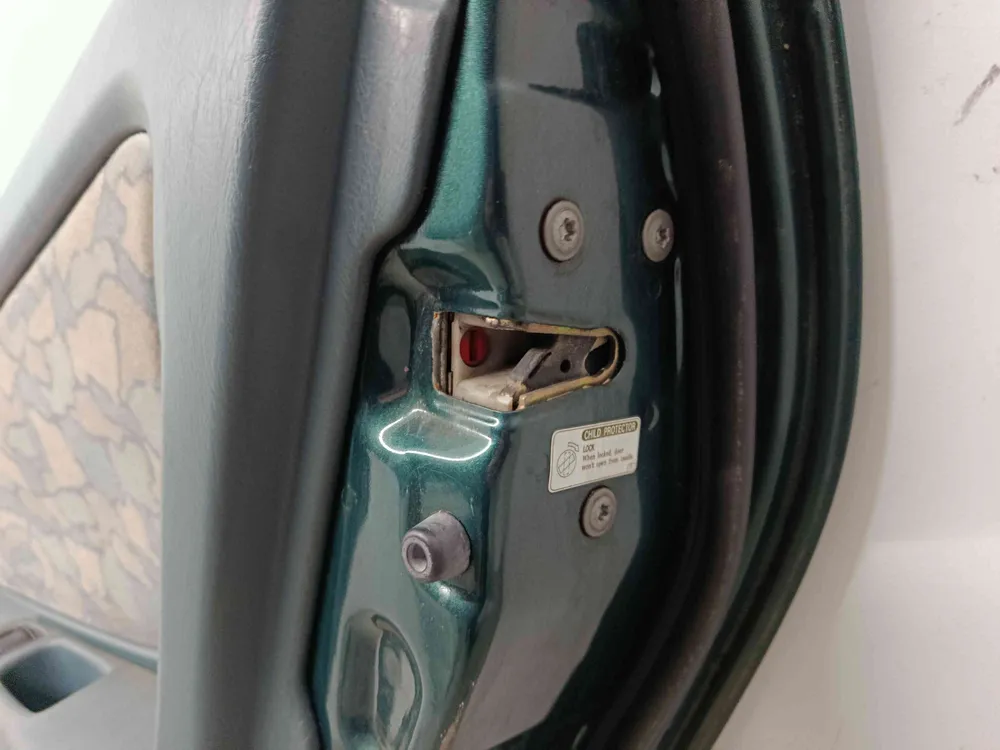 Fechadura / Fecho Porta Trás Direito