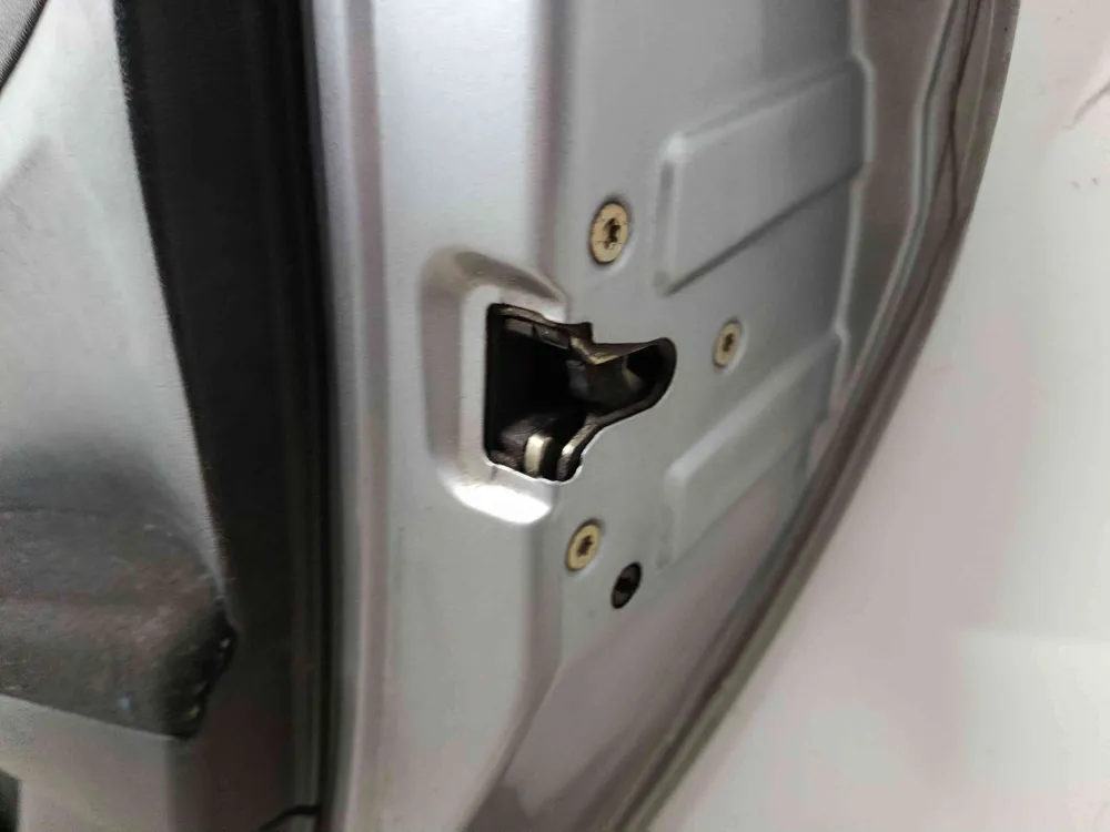 Fechadura / Fecho Porta Trás Direito