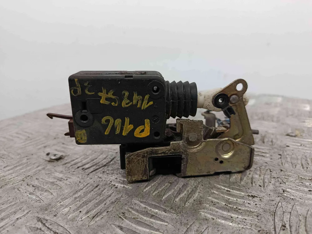 Fechadura / Fecho Porta Direito