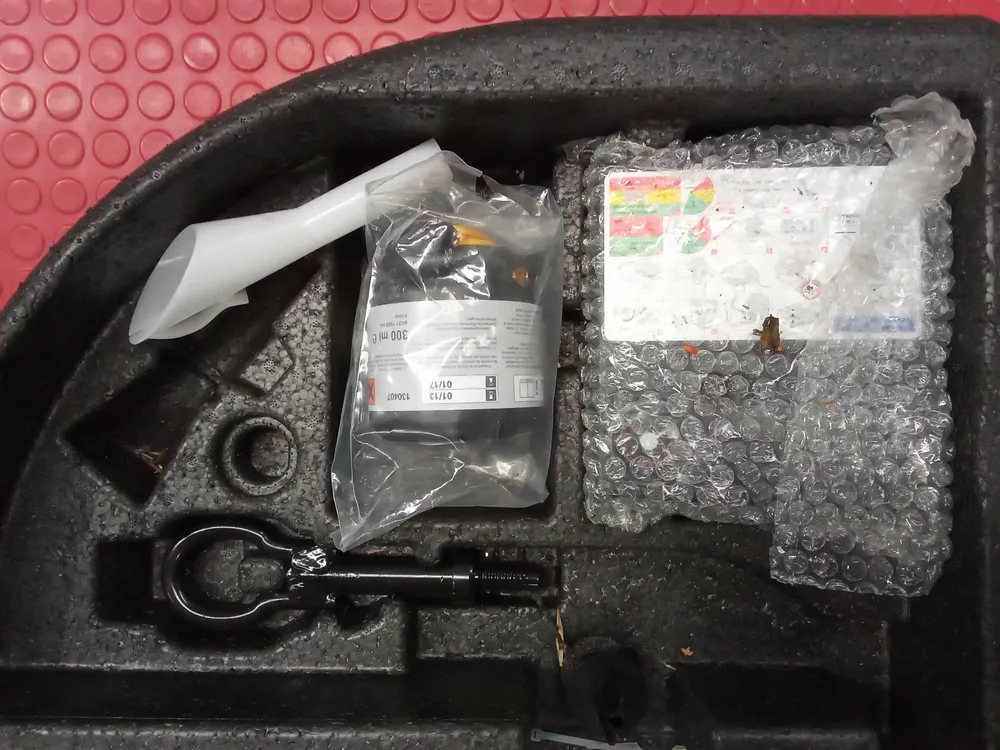 Pneu Suplente / Kit Enchimento