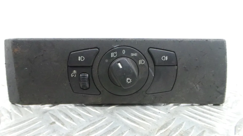 Light control stalk