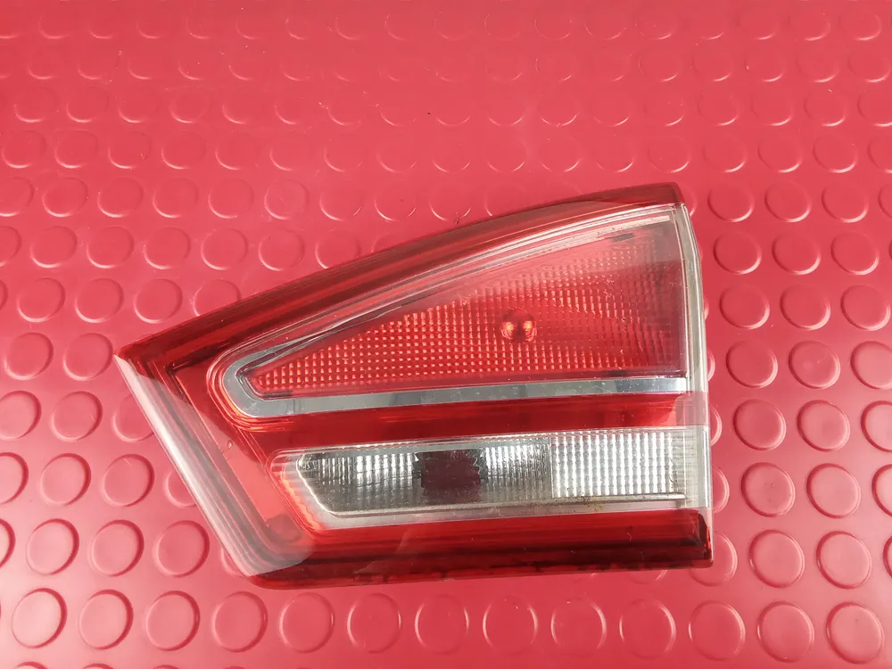 Left Tailgate light