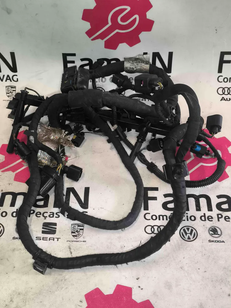 Engine electrical installation / engine wiring