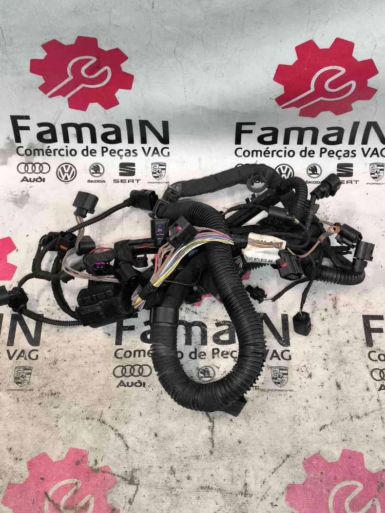 Engine electrical installation / engine wiring