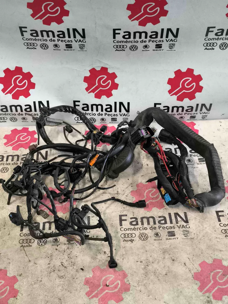 Engine electrical installation / engine wiring