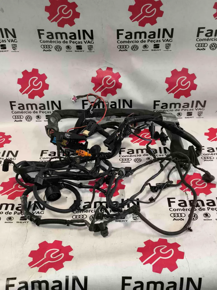 Engine electrical installation / engine wiring