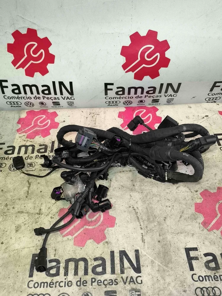 Engine electrical installation / engine wiring